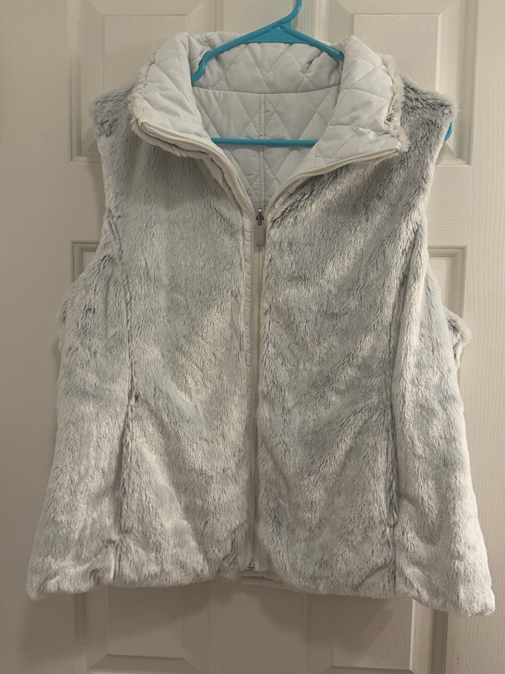 Weatherproof 1948 Women's Faux Fur Vest Size L Gray White